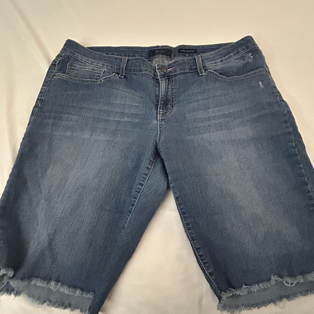 Jessica Simpson distressed denim shorts SZ 18